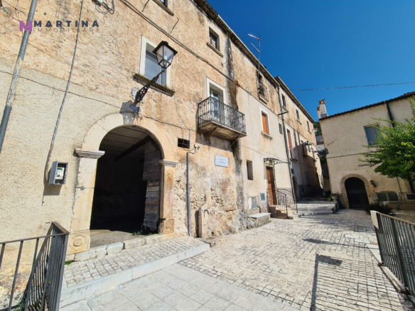 Monolocale da ristrutturare nel centro storico