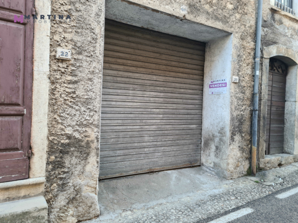 Large garage on Via Roma