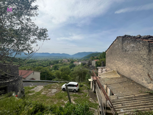 Panoramic farmhouse with garden