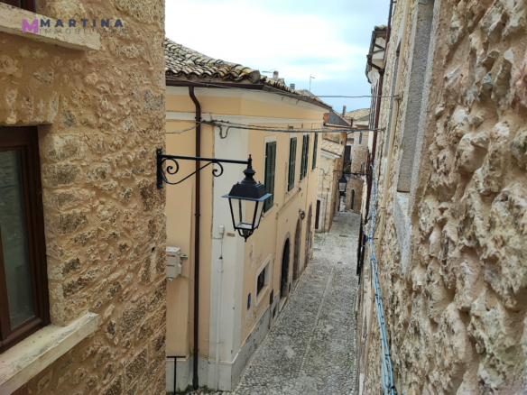Immobile nel centro storico da ristrutturare