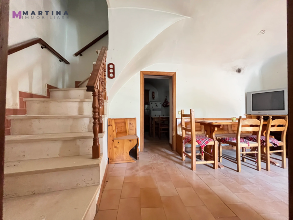Appartamento e rustici con giardini privati