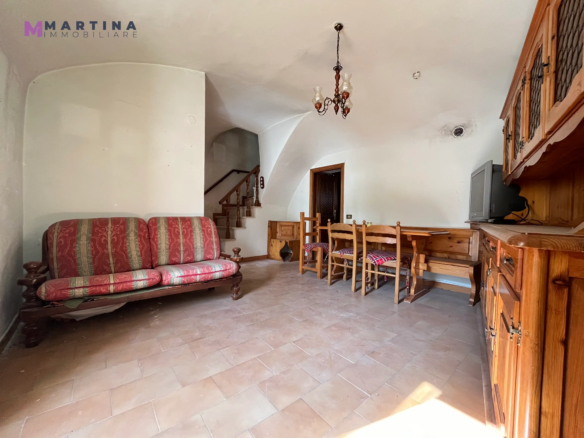 Appartamento e rustici con giardini privati