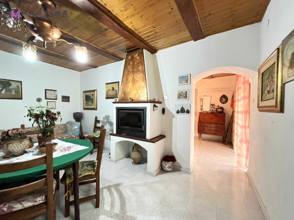 Casale indipendente con terreno