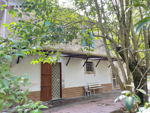 Casale indipendente con terreno