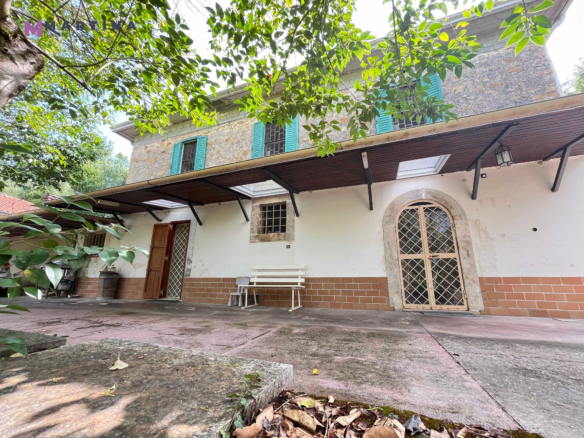 Casale indipendente con terreno
