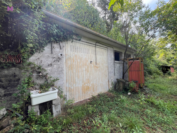 Casale indipendente con terreno
