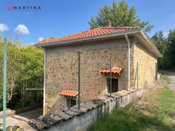 Casale indipendente con terreno