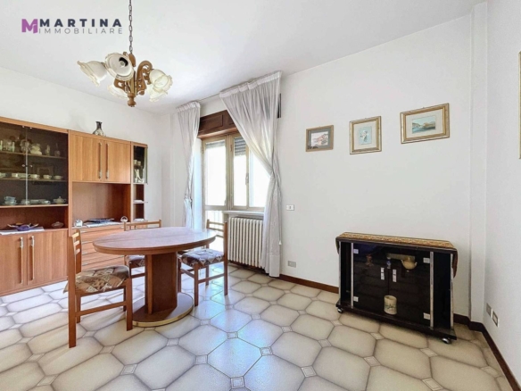Apartment with garage