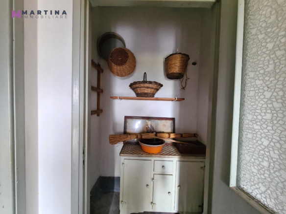 Detached house to renovate