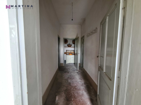 Detached house to renovate