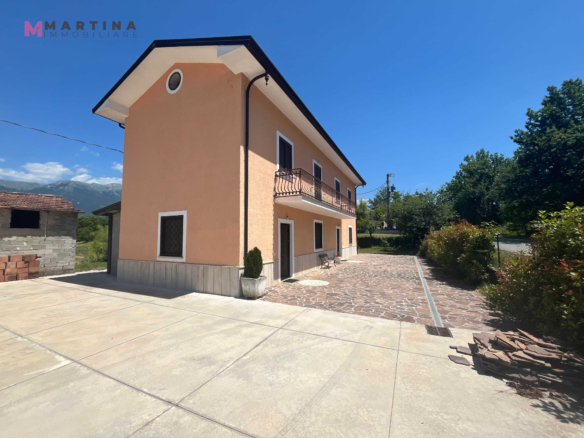 Renovated detached house