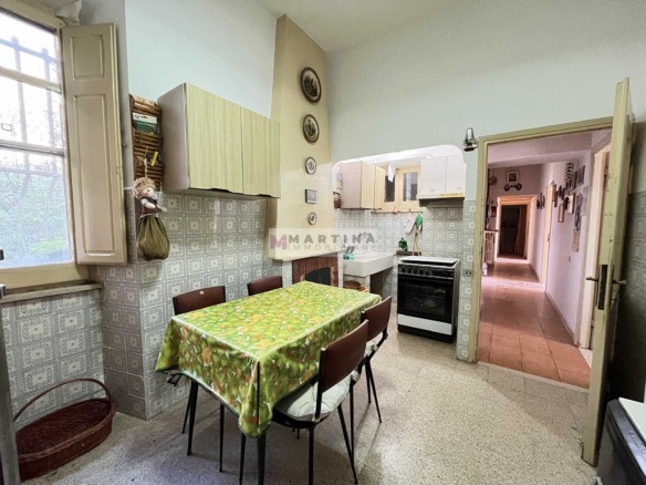 Central apartment with garage