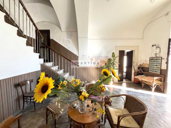 Central apartment with garage