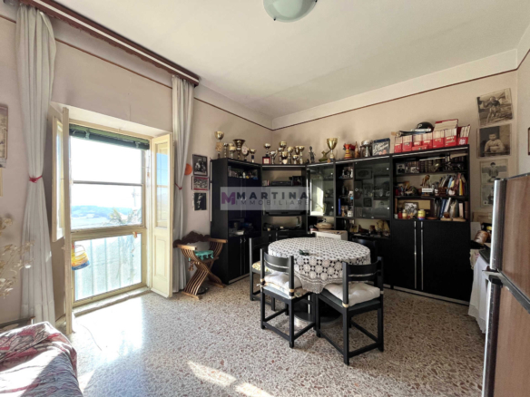 Central apartment with garage