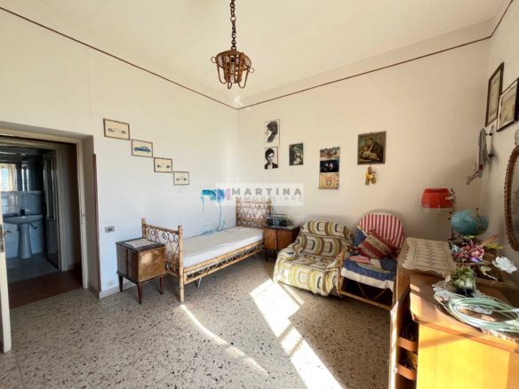 Central apartment with garage