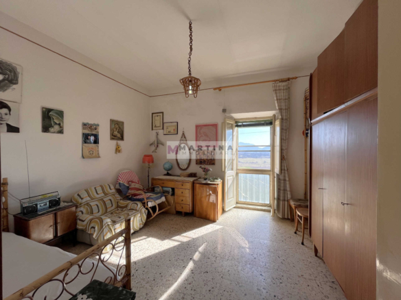 Central apartment with garage