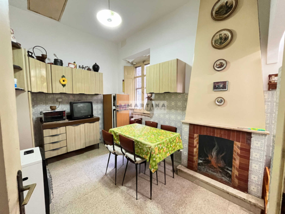 Central apartment with garage