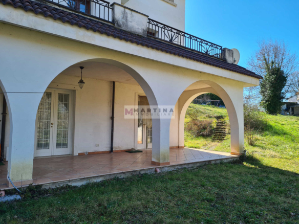 Appartamento panoramico con terreno