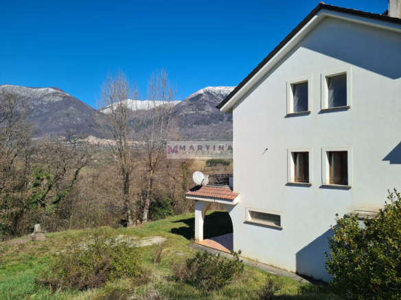 Appartamento panoramico con terreno