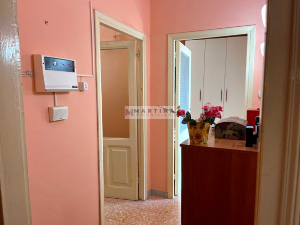 Abitazione centrale con terrazzo e cantina
