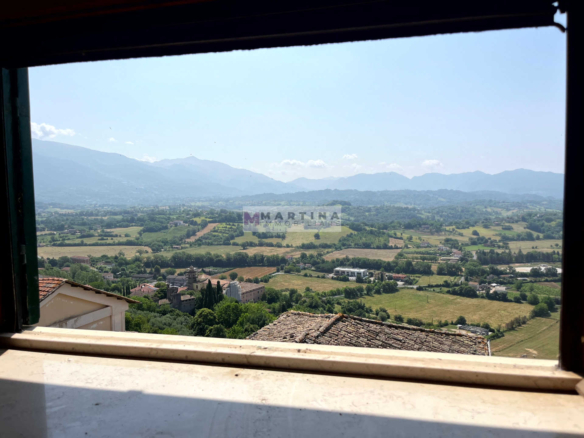 Abitazione centrale con terrazzo e cantina