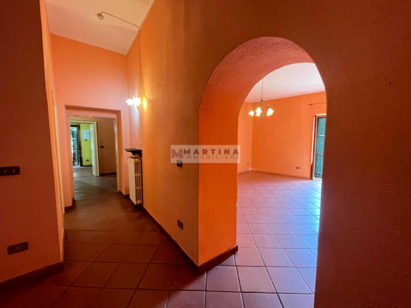 Abitazione centrale con terrazzo e cantina