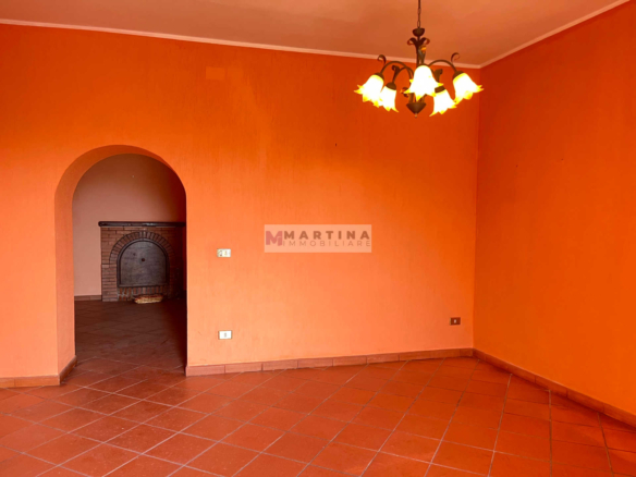 Abitazione centrale con terrazzo e cantina