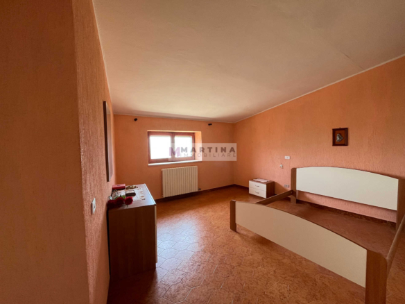 Abitazione centrale con terrazzo e cantina