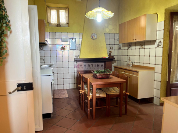 Abitazione centrale con terrazzo e cantina