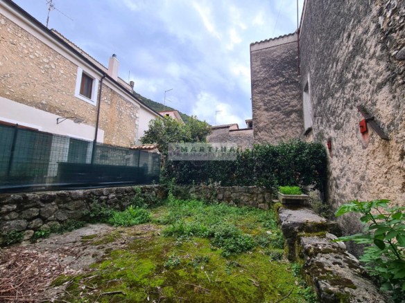 Two-room apartment with courtyard