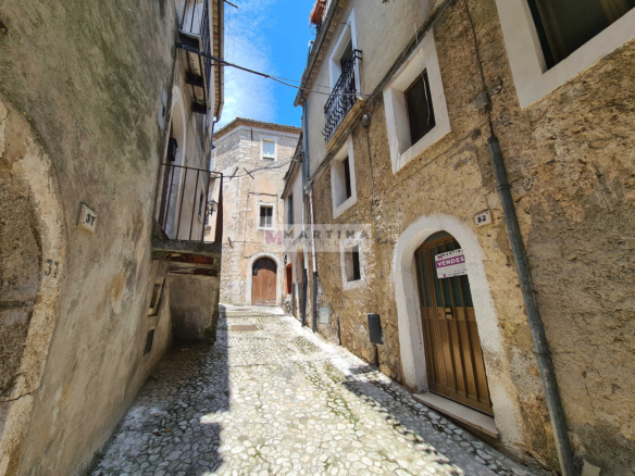 Two-room apartment with courtyard