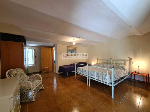 Two-room apartment with courtyard