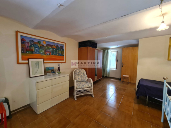 Two-room apartment with courtyard