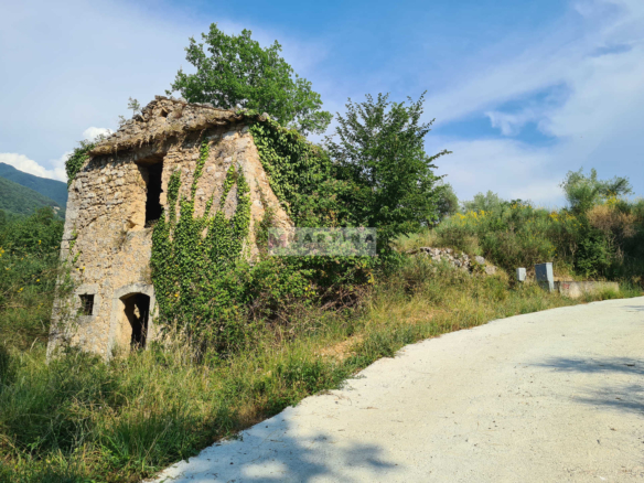 Rudere con terreno