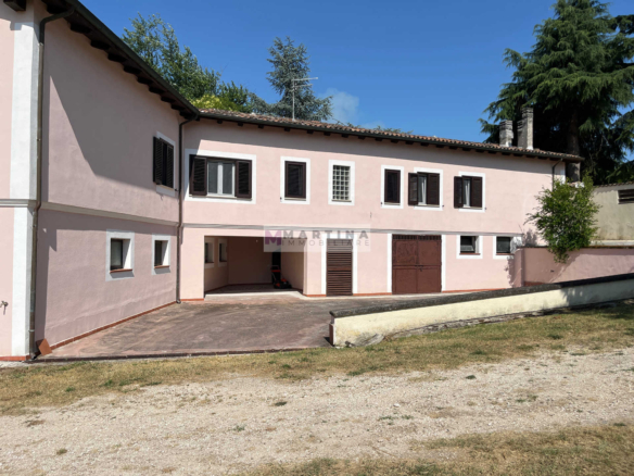 Prestigious villa