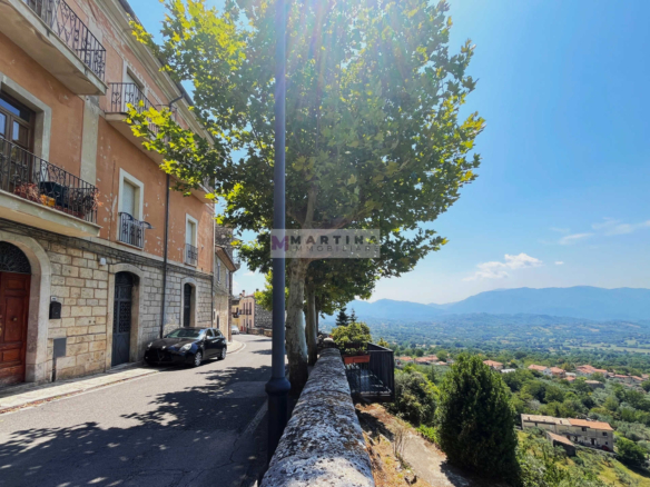 Doppio appartamento con terrazzo e giardino privato