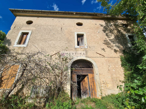 Casale da ristrutturare
