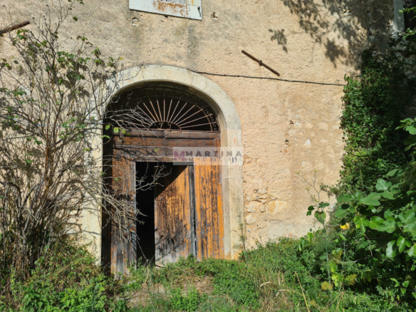 Casale da ristrutturare