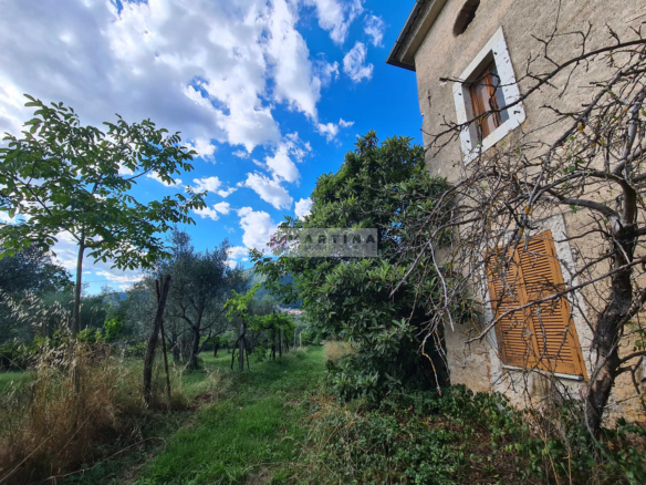 Casale da ristrutturare