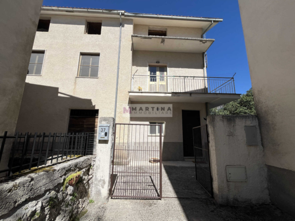 Casa semi-indipendente con giardino