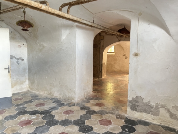 Residenza storica con cantine