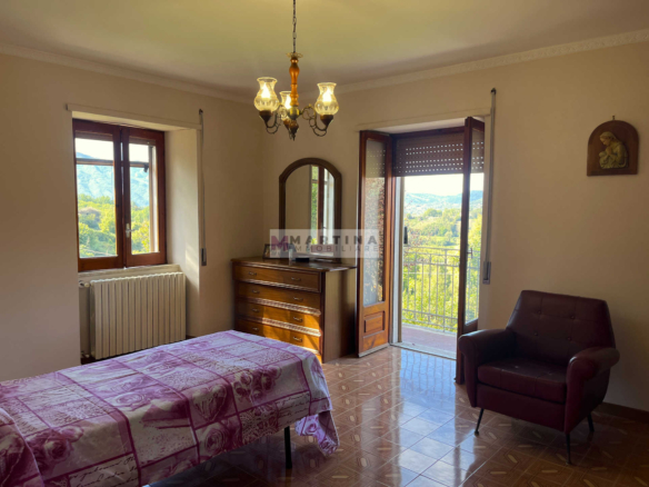 Casa indipendente con terreno