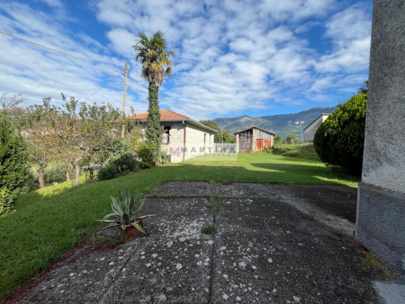 Casa indipendente con terreno