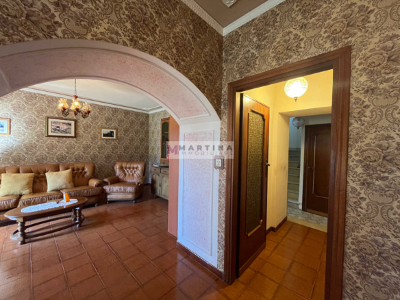 Casa indipendente con terreno