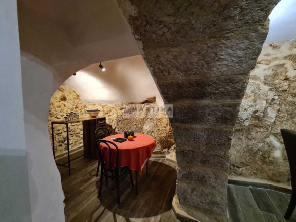 Elegante appartamento con taverna