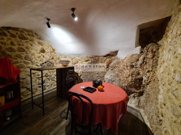 Elegante appartamento con taverna