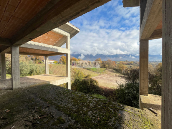 Reinforced concrete structure with soil