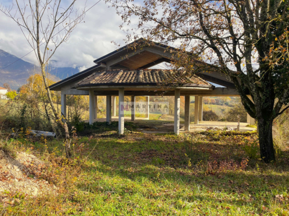 Reinforced concrete structure with soil