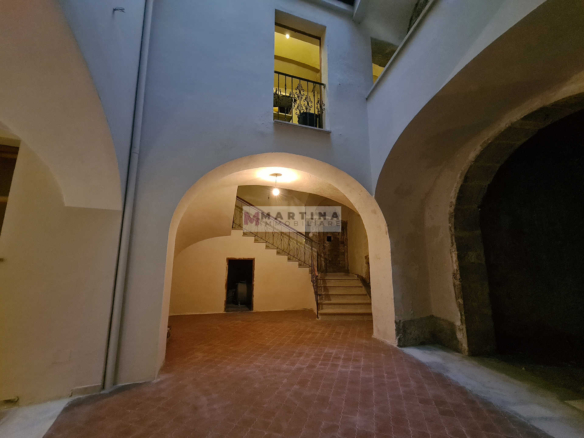 Appartamento ristrutturato in palazzo storico