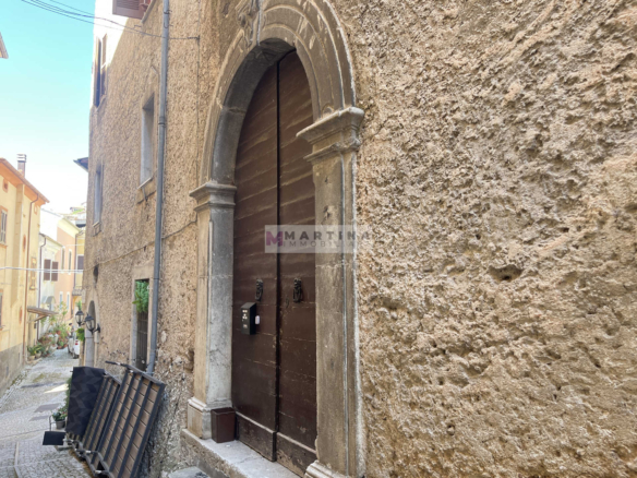 Appartamento ristrutturato in palazzo storico